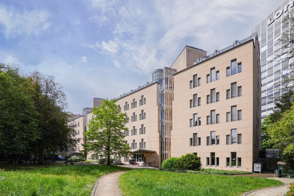 178m² office