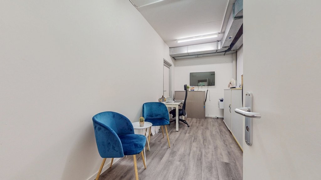 178m² office