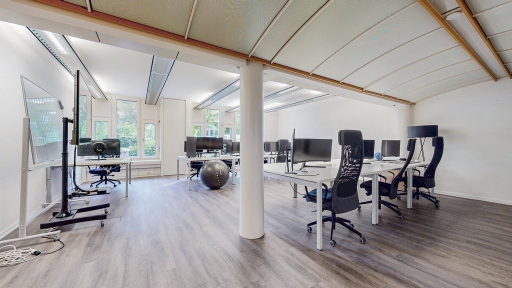 178m² office