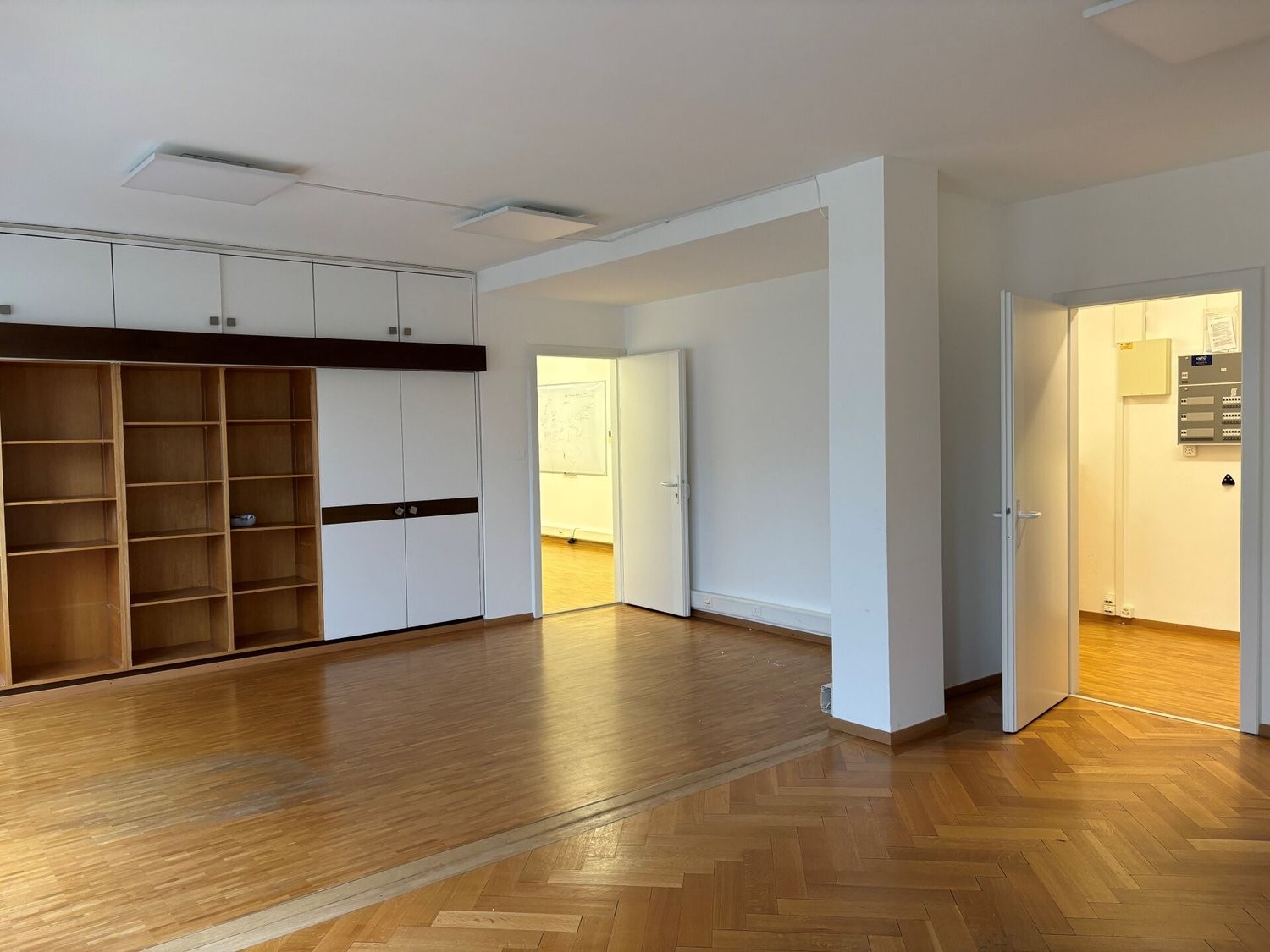 238m² Büro, Foto 6 von 9