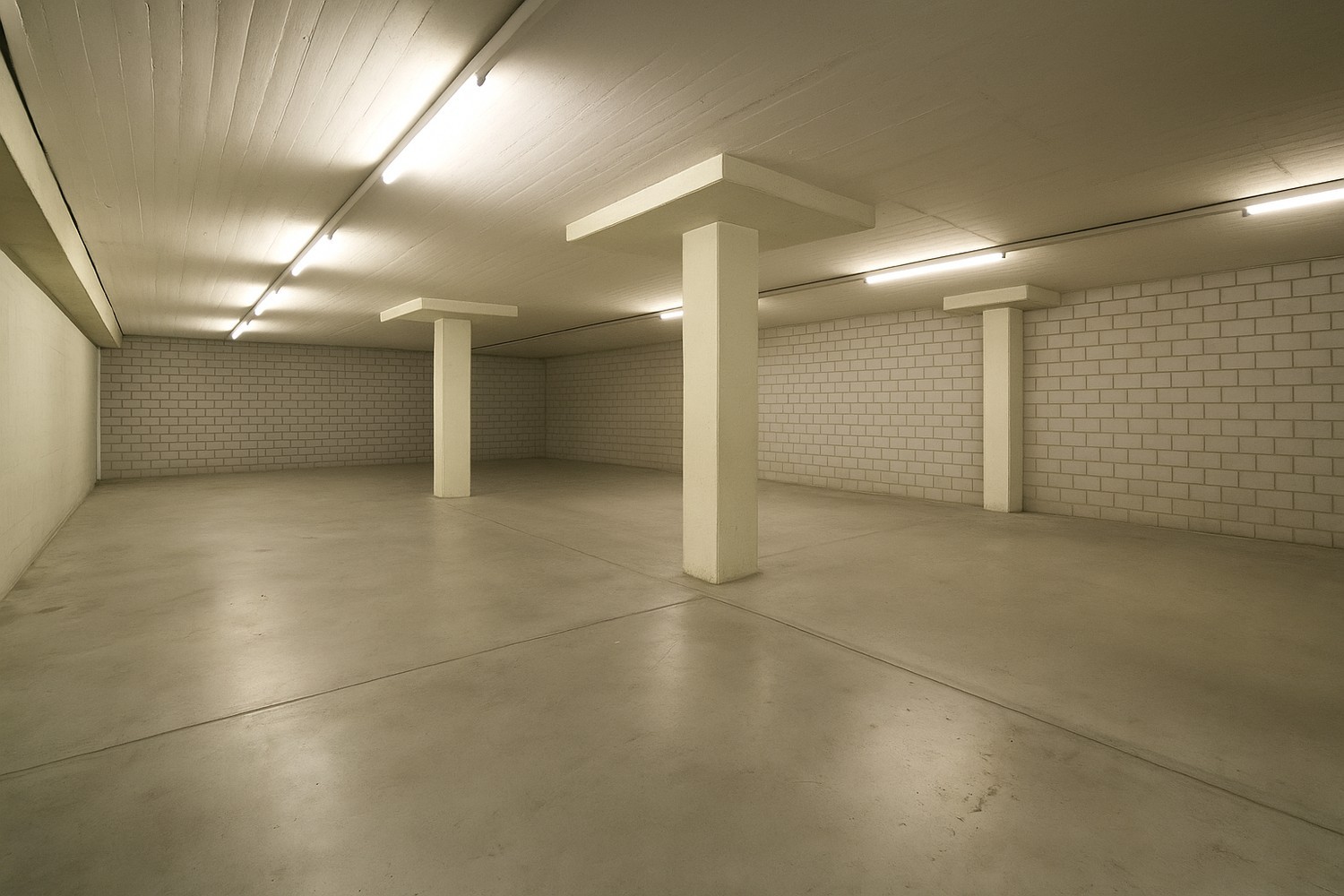 227m² storage room, Foto 2 von 3