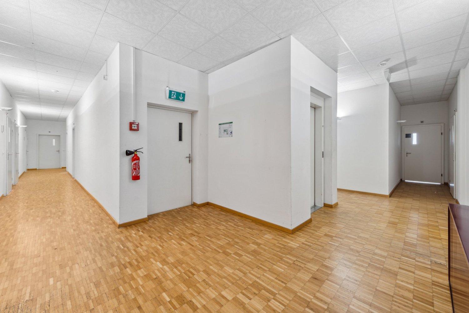 494m² office, Foto 4 von 7