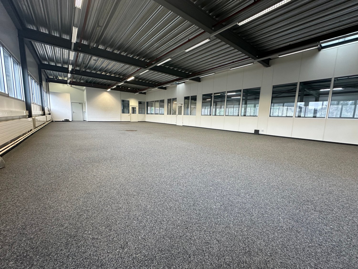 Commercial, Foto 2 von 10