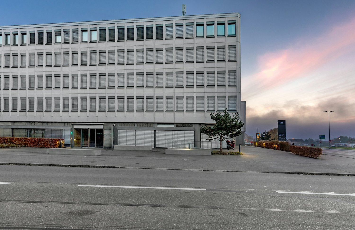 316m² office