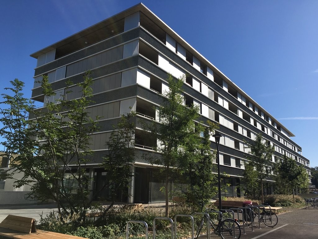 100m² Laden