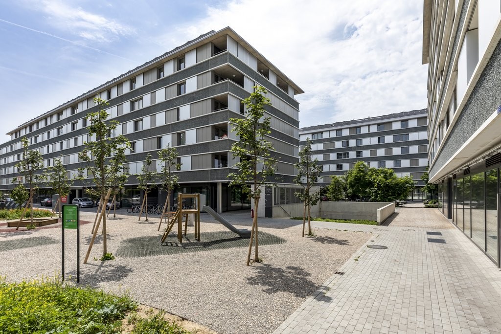 100m² Laden
