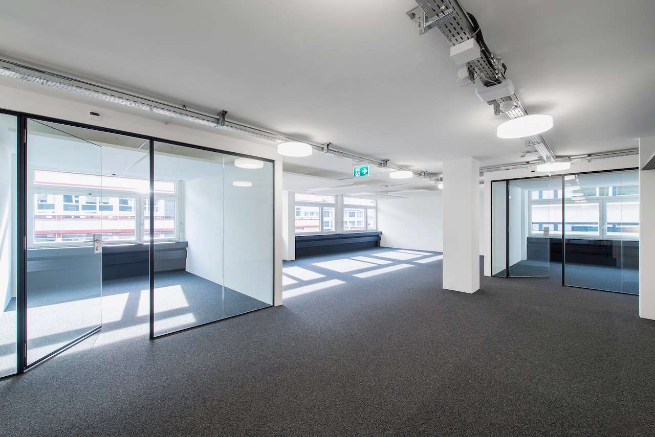 832m² de bureaux, photo 2 sur 4