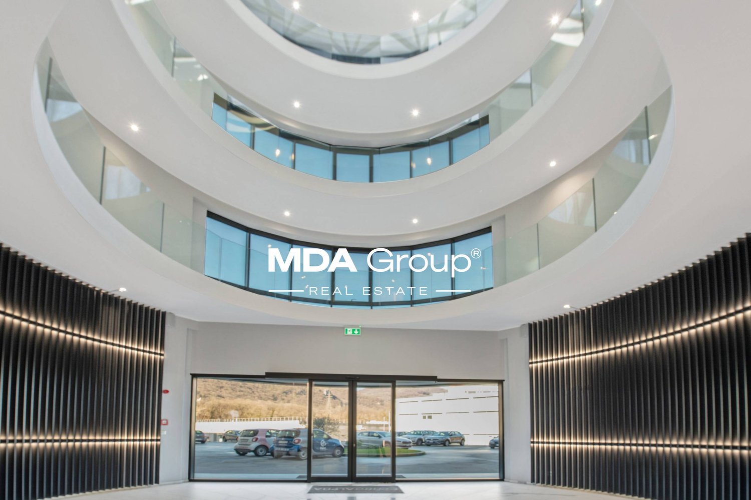 315m² Büro, Foto 1 von 10