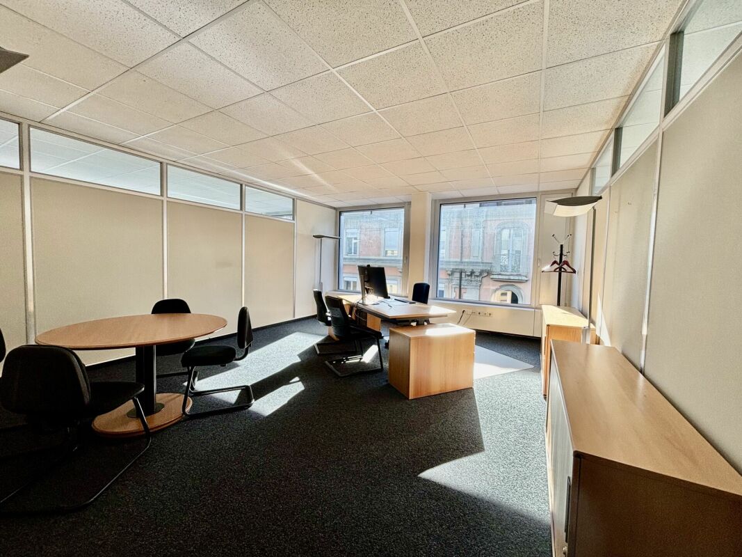 700m² Büro, Foto 2 von 10