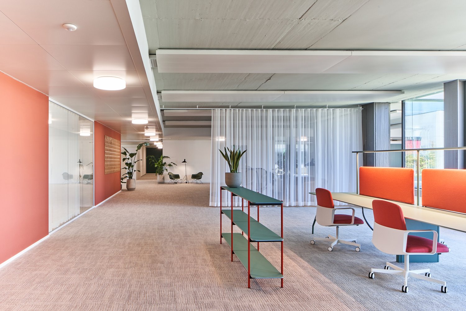 940m² office