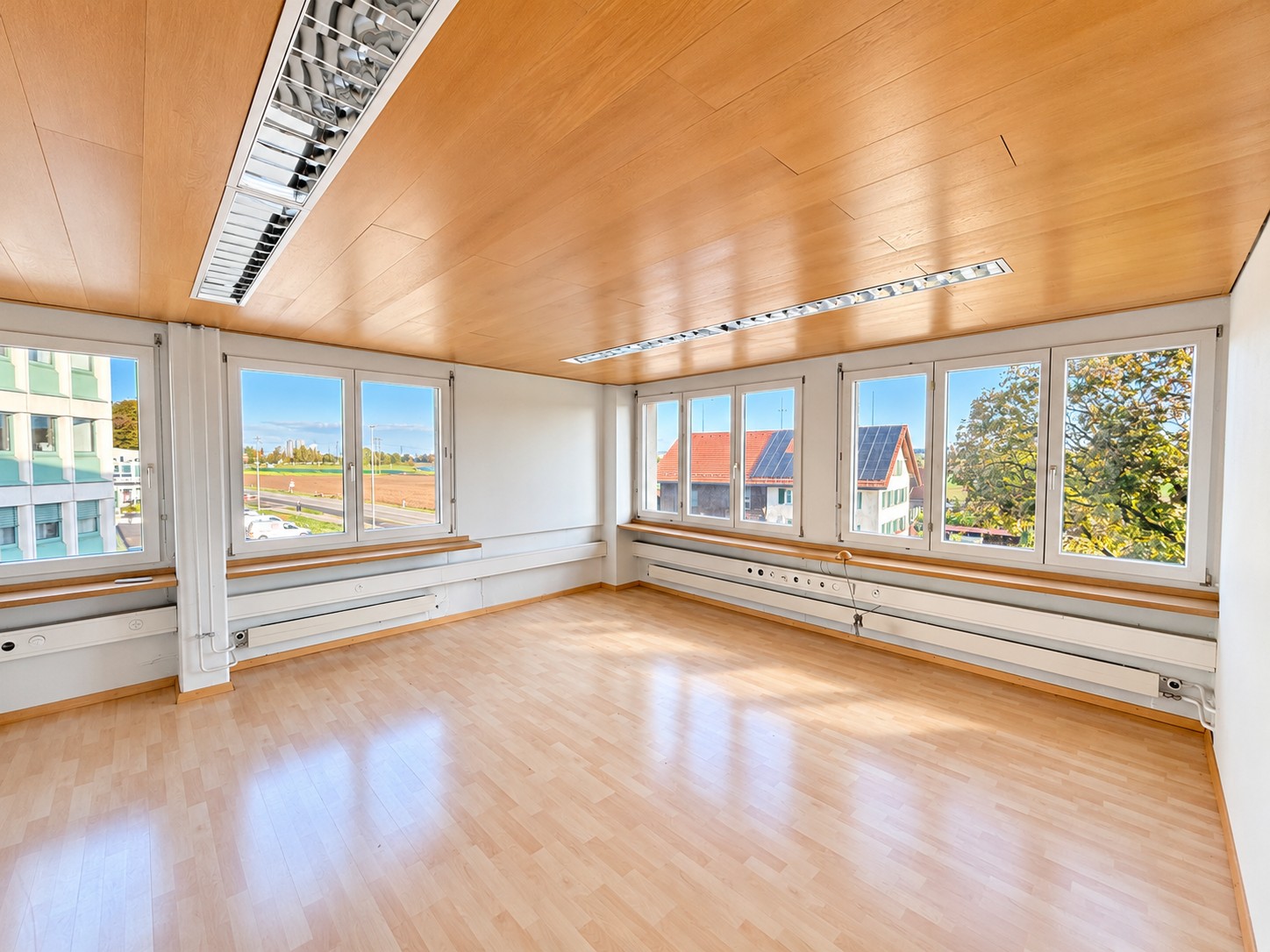 410m² ufficio, foto 1 di 7