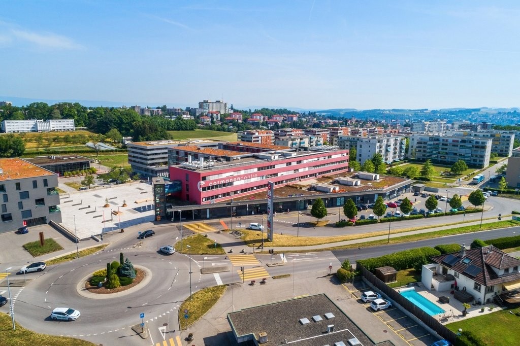 58m² shop