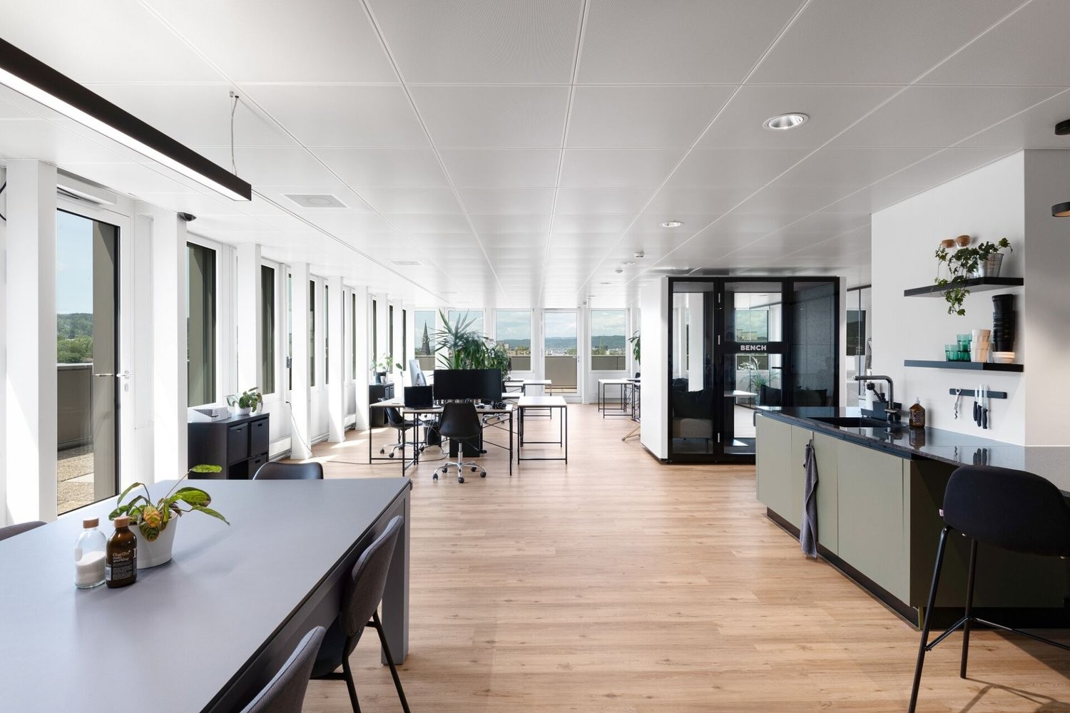 1839m² office