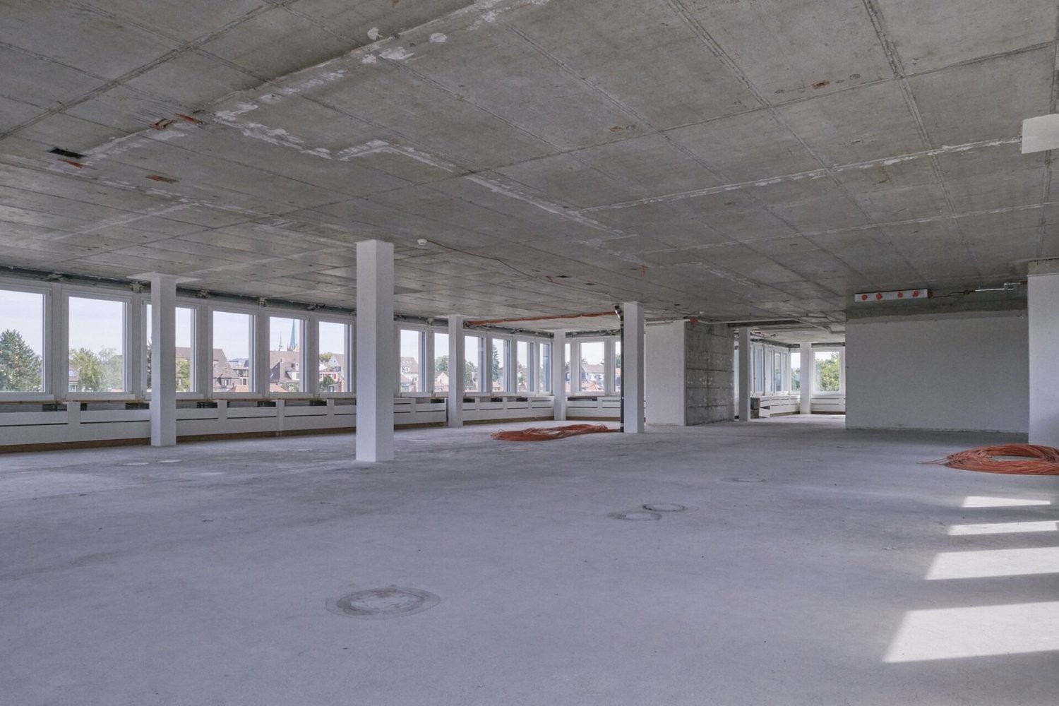 1839m² office