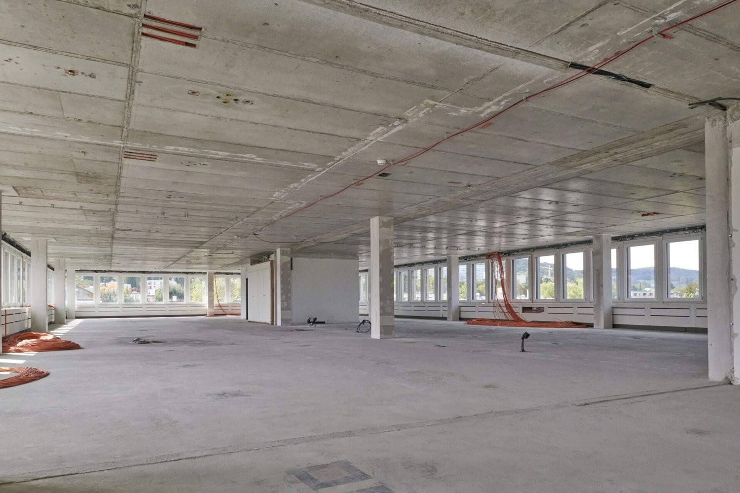 1839m² office