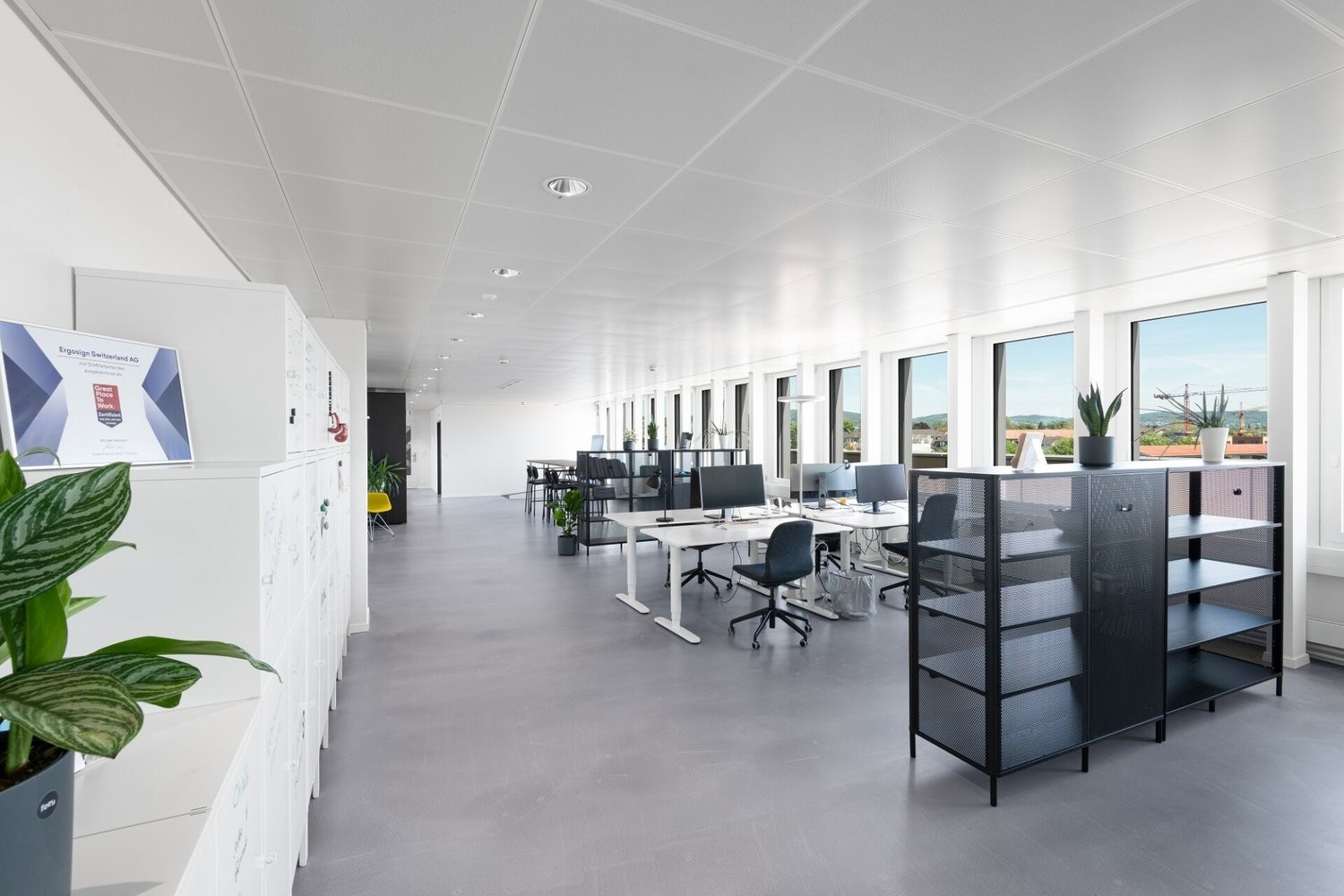 1839m² office