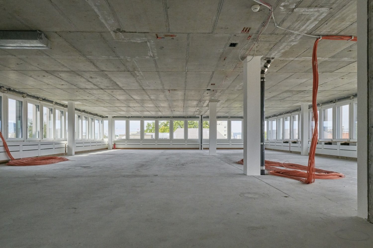 1839m² office
