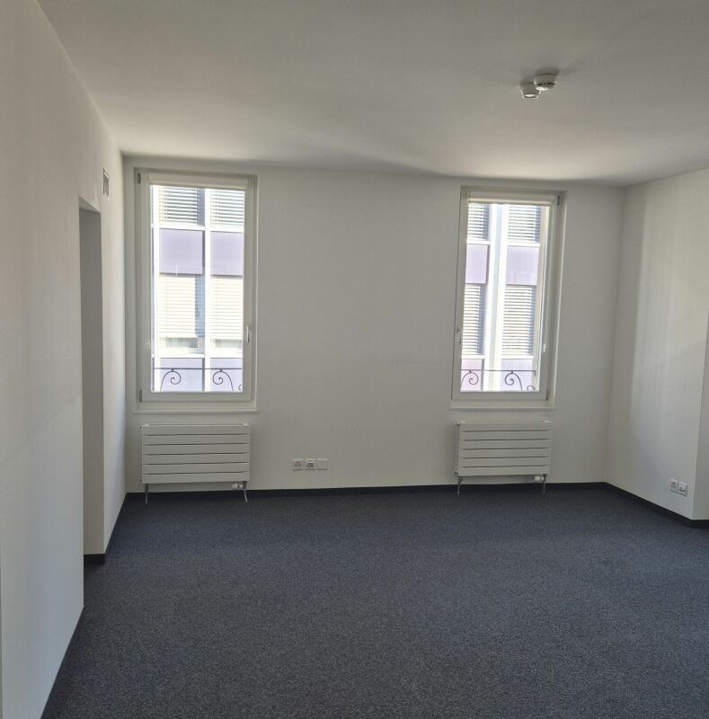 1306m² Büro