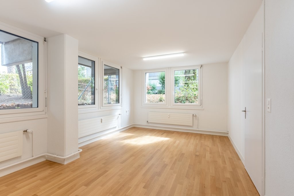 63m² office
