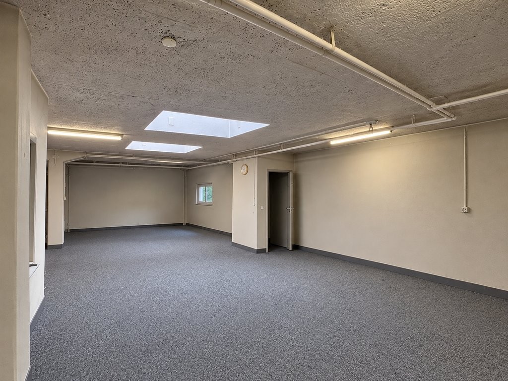 190m² commerciale, foto 4 di 6