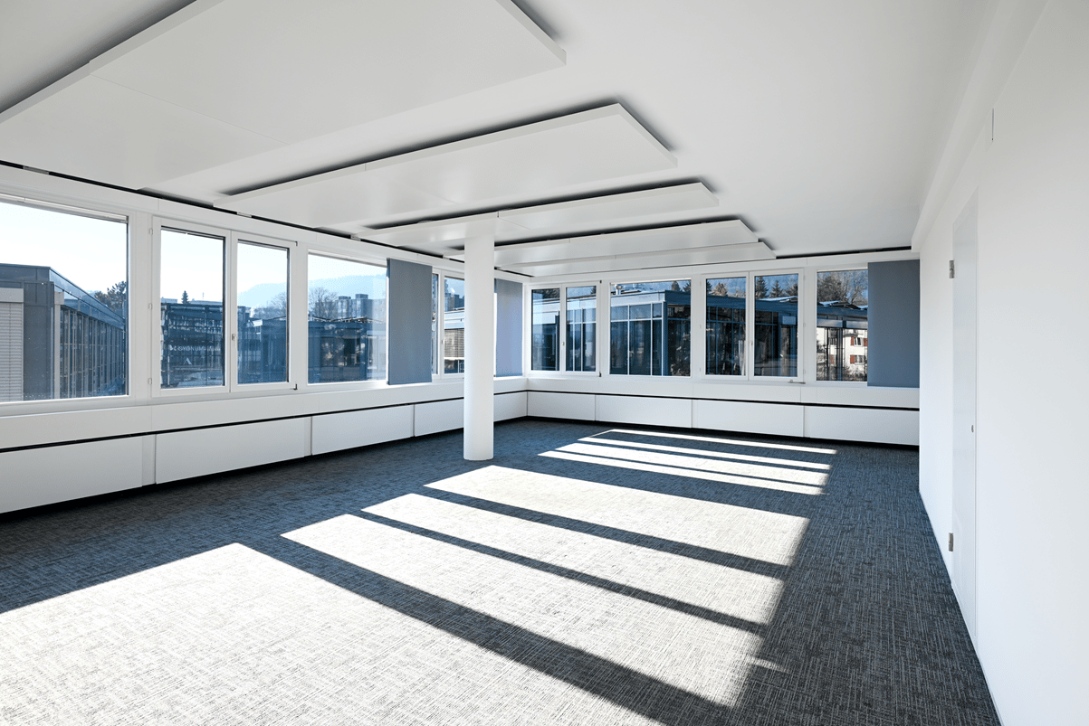 379m² office