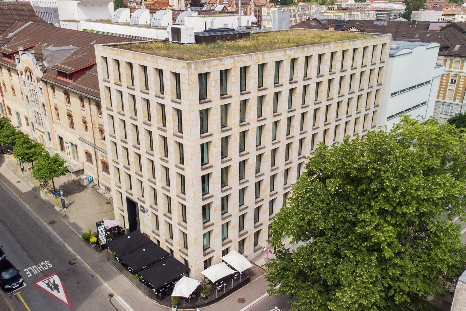 178m² office