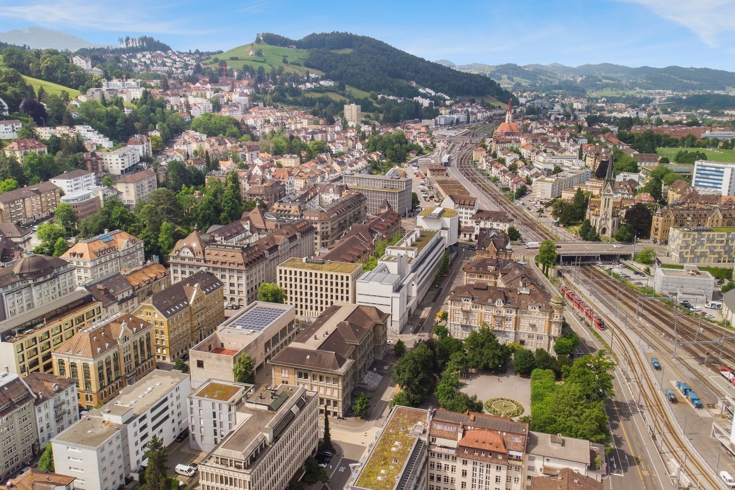 178m² office