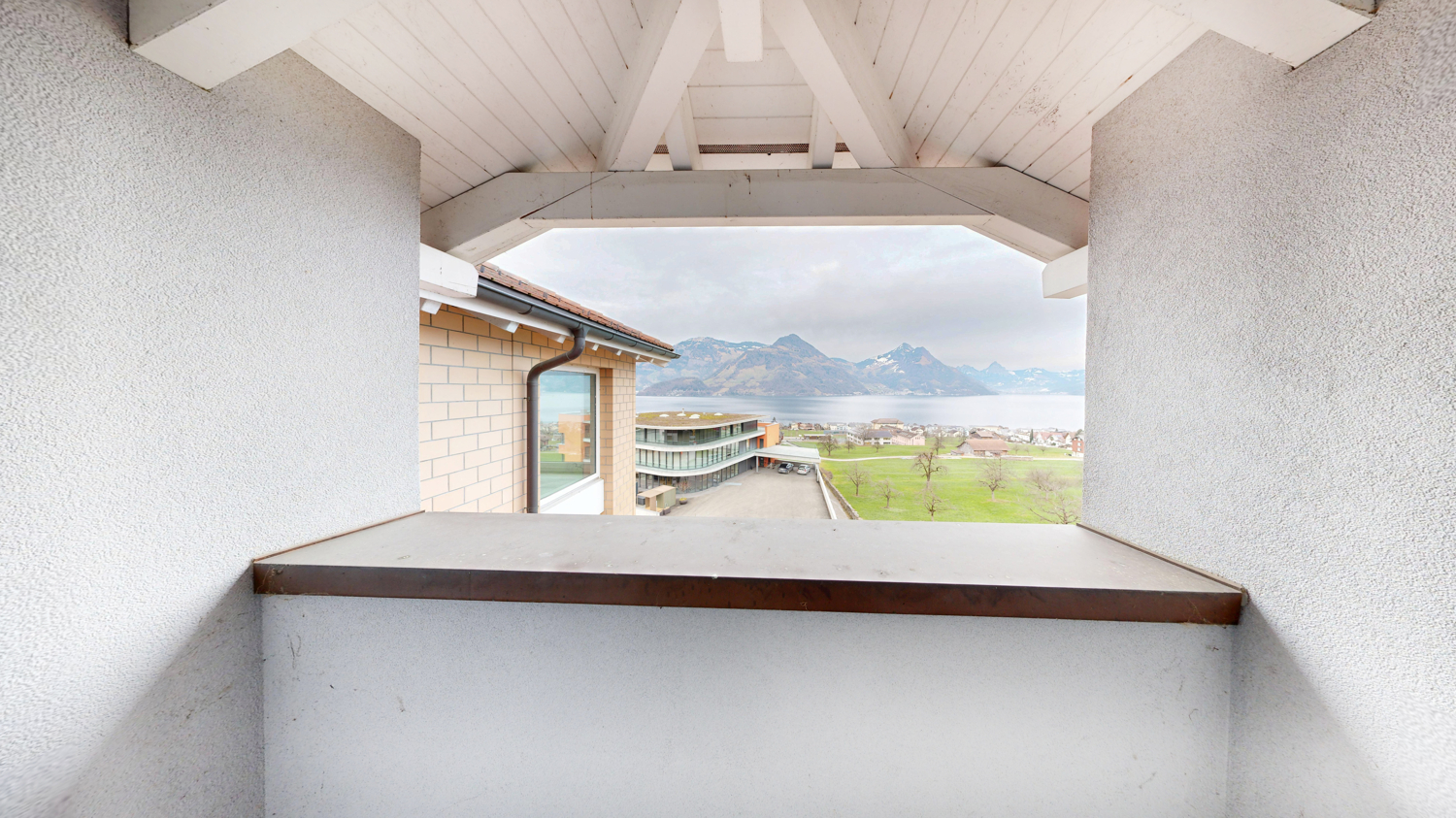 697m² office