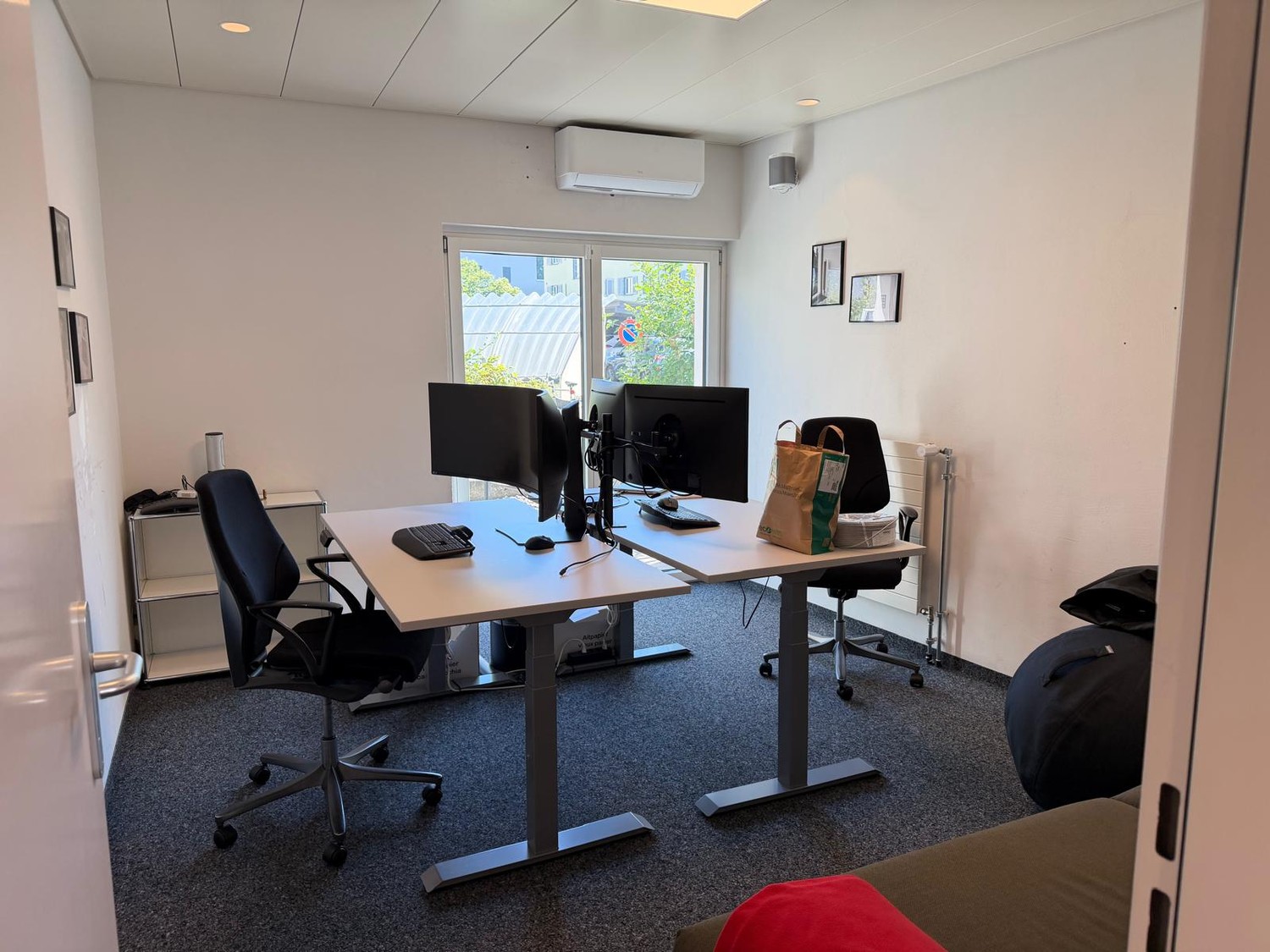 200m² office