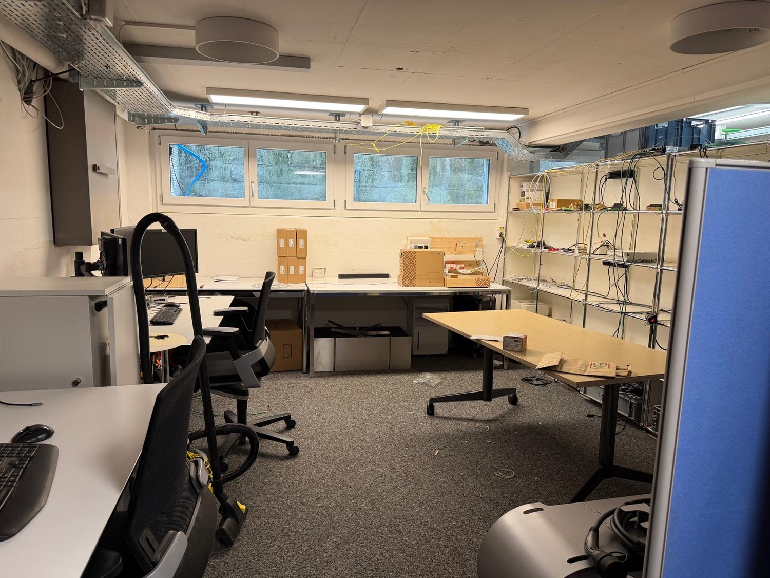 200m² office