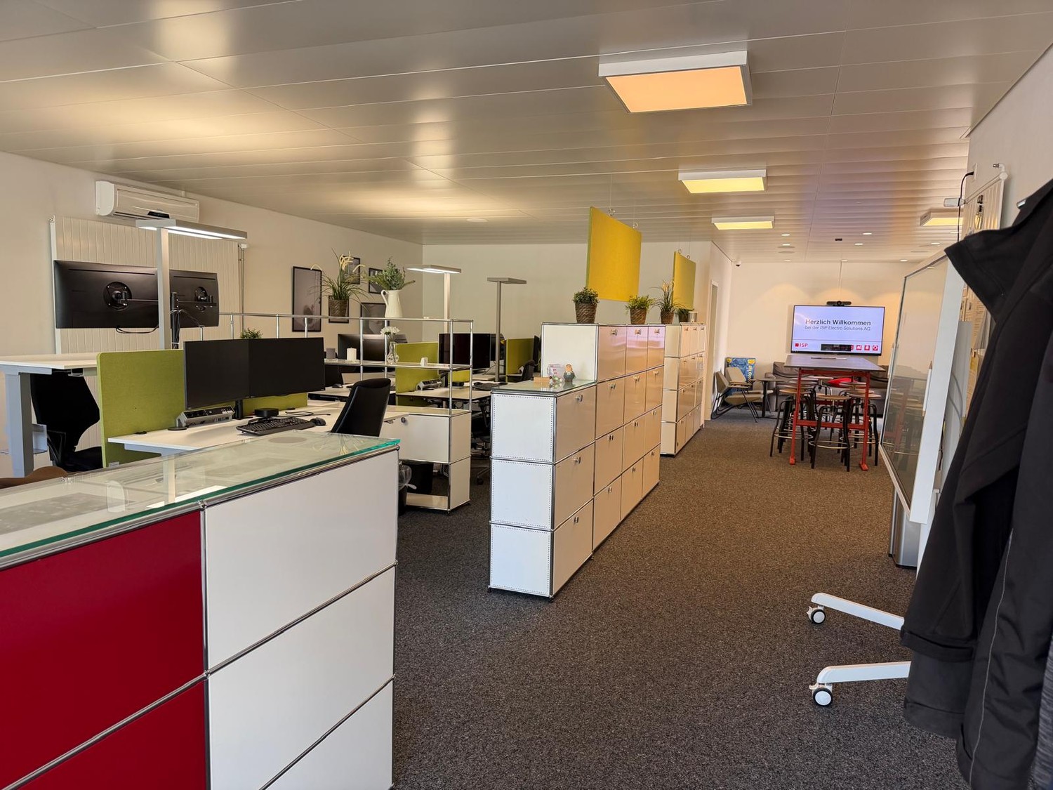 200m² office
