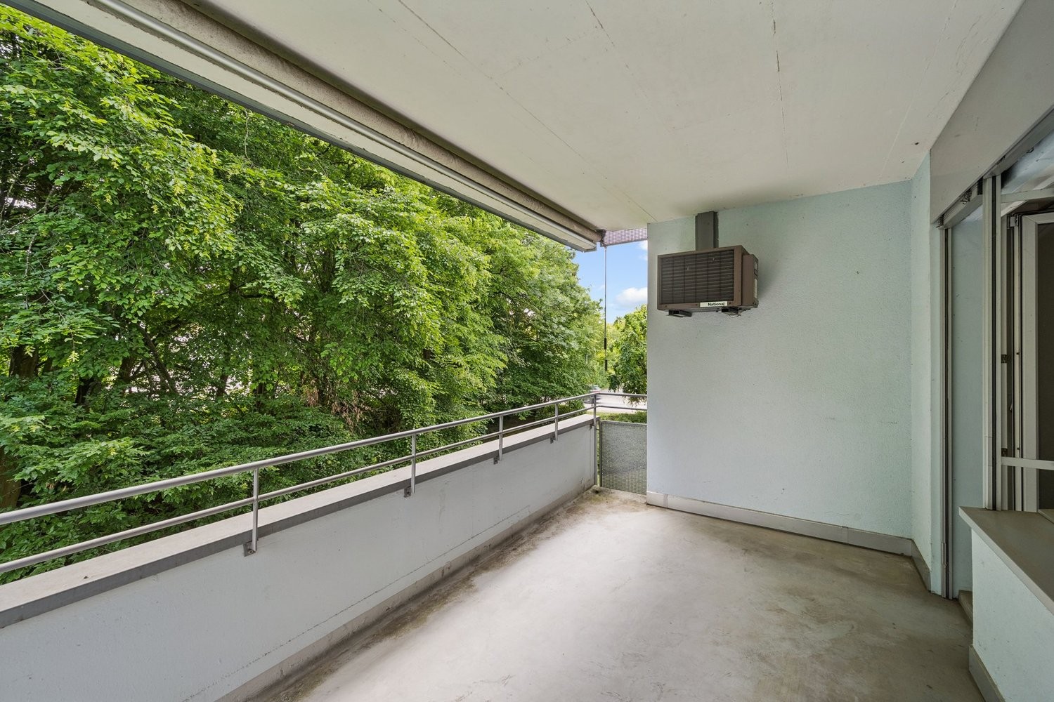 70m² office