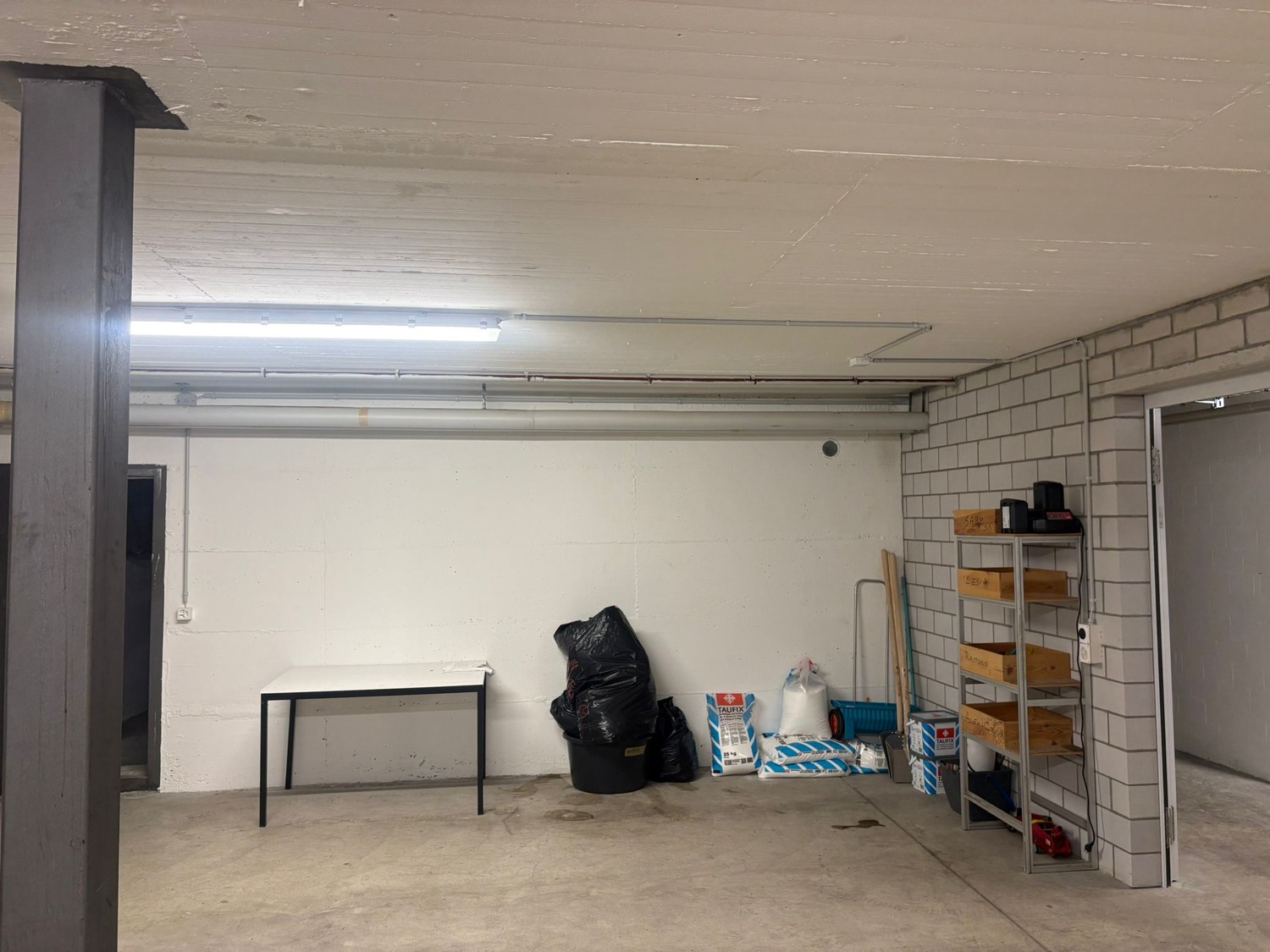 99-99m² commercial