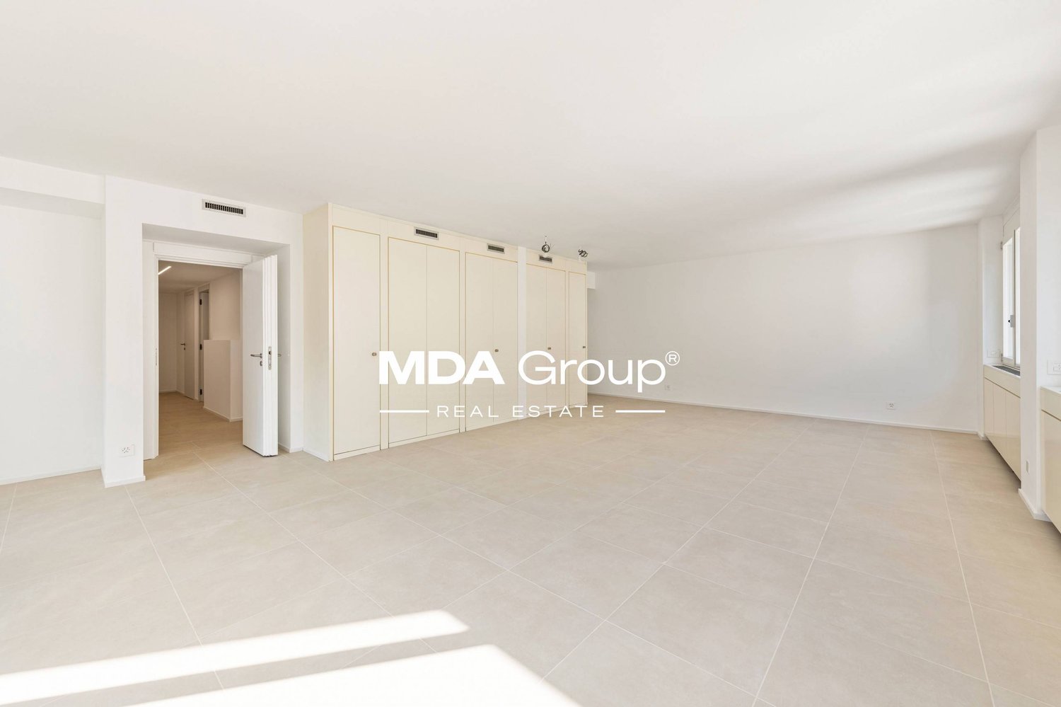 226m² office, foto 9 di 10