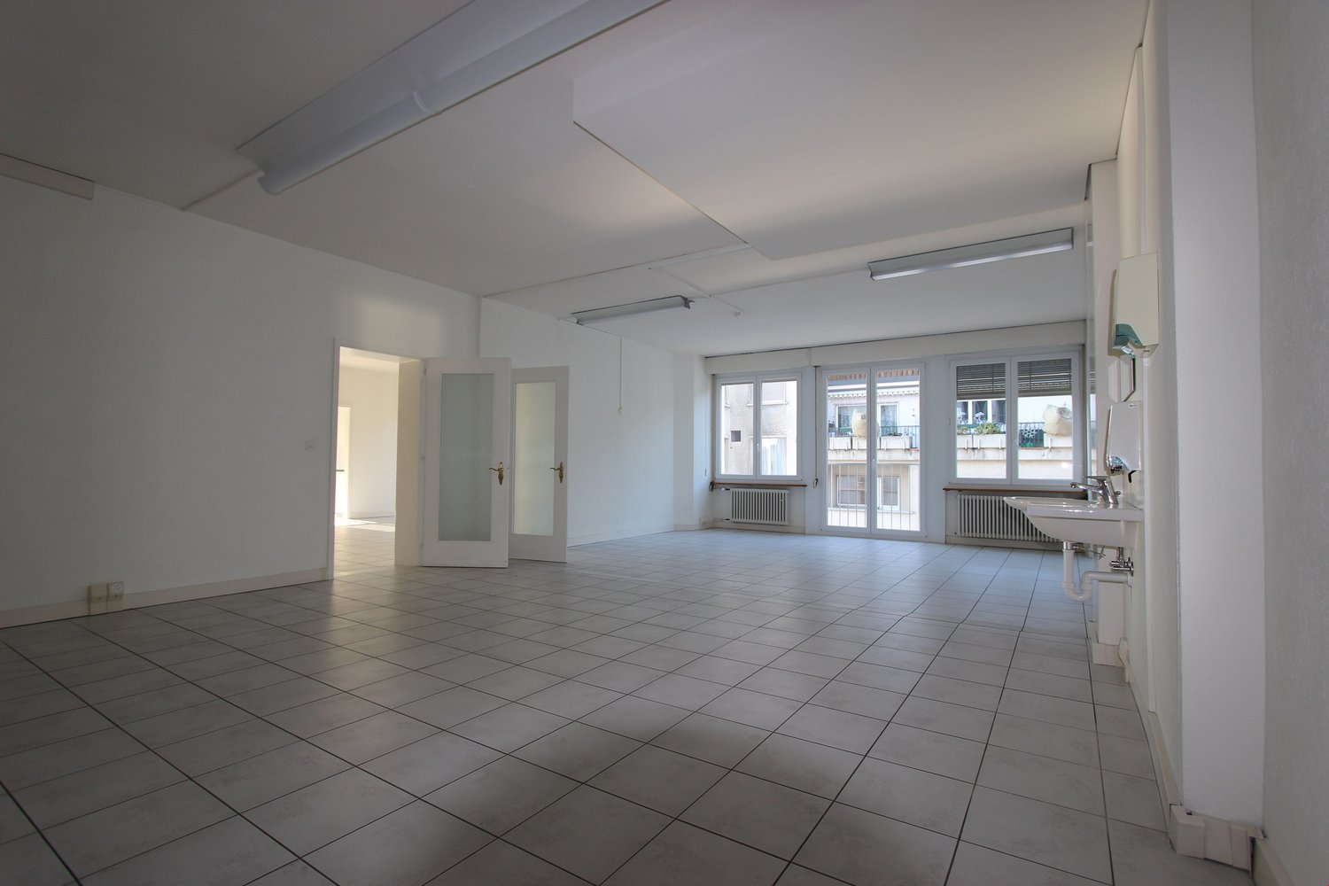 232m² office