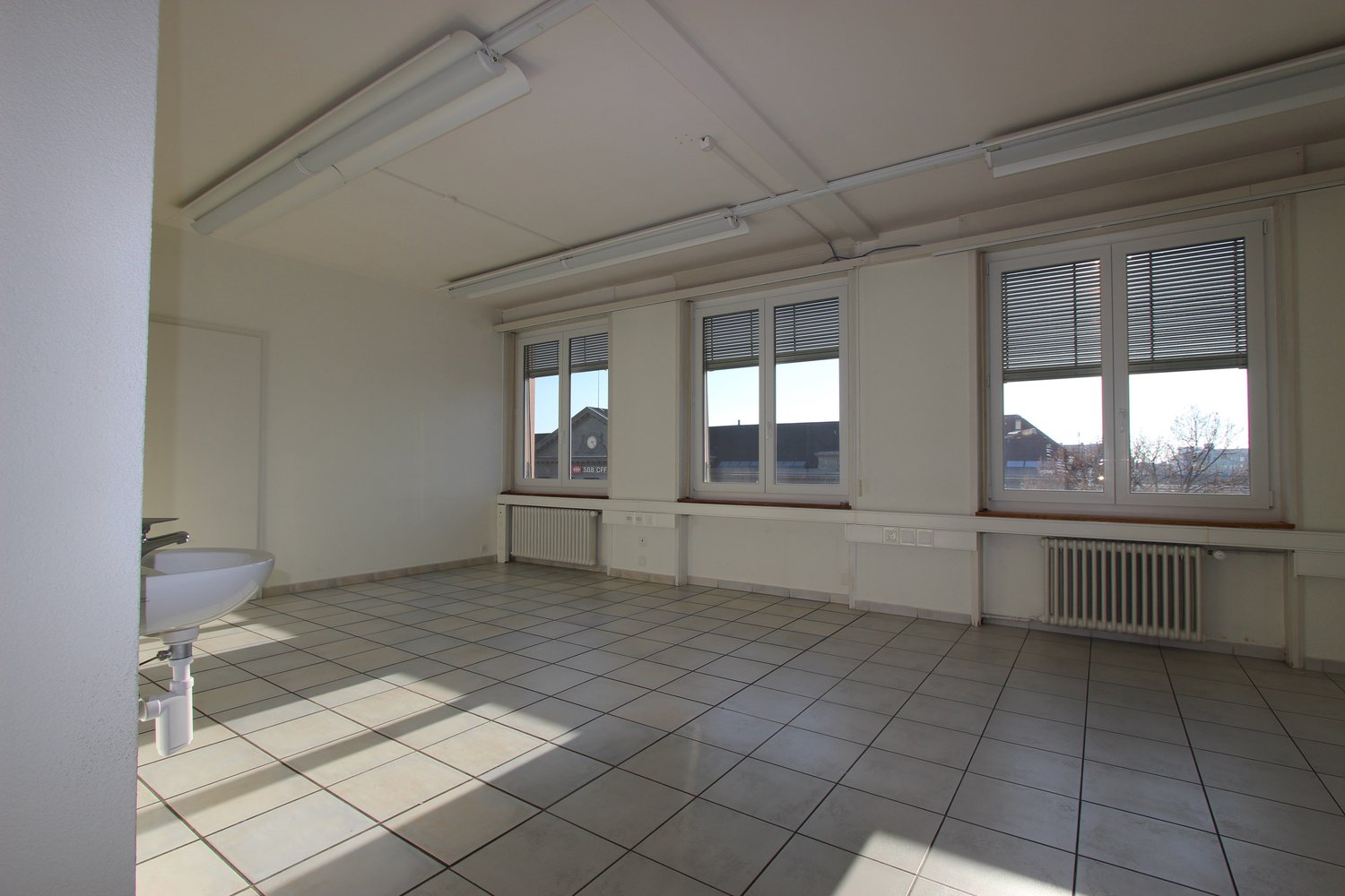 232m² office