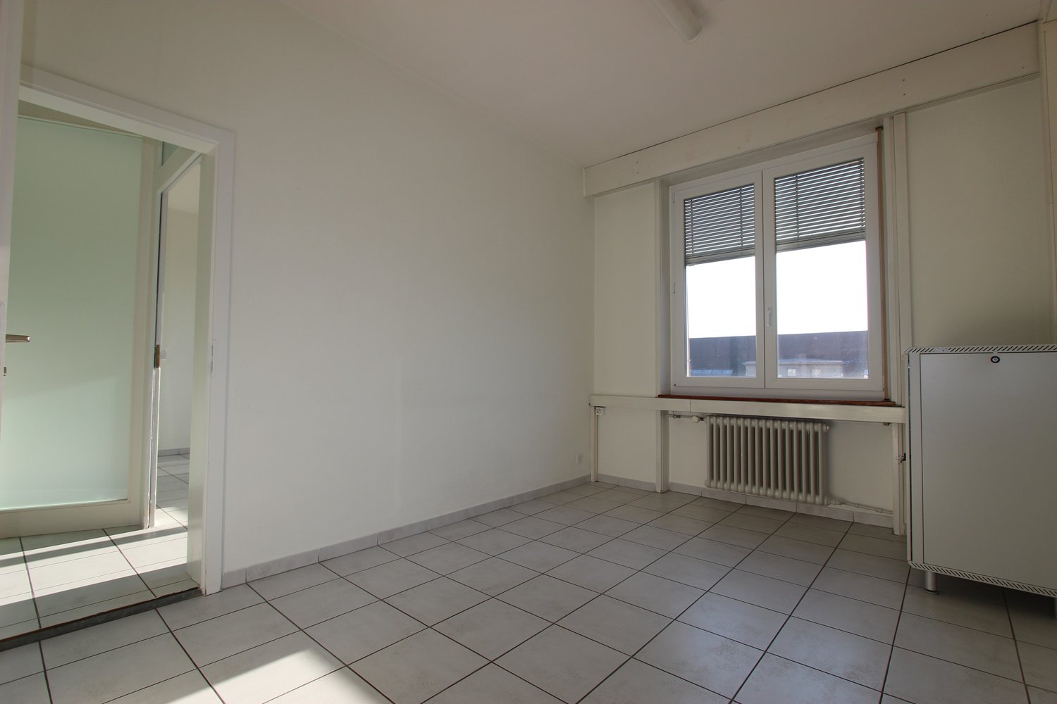 232m² office