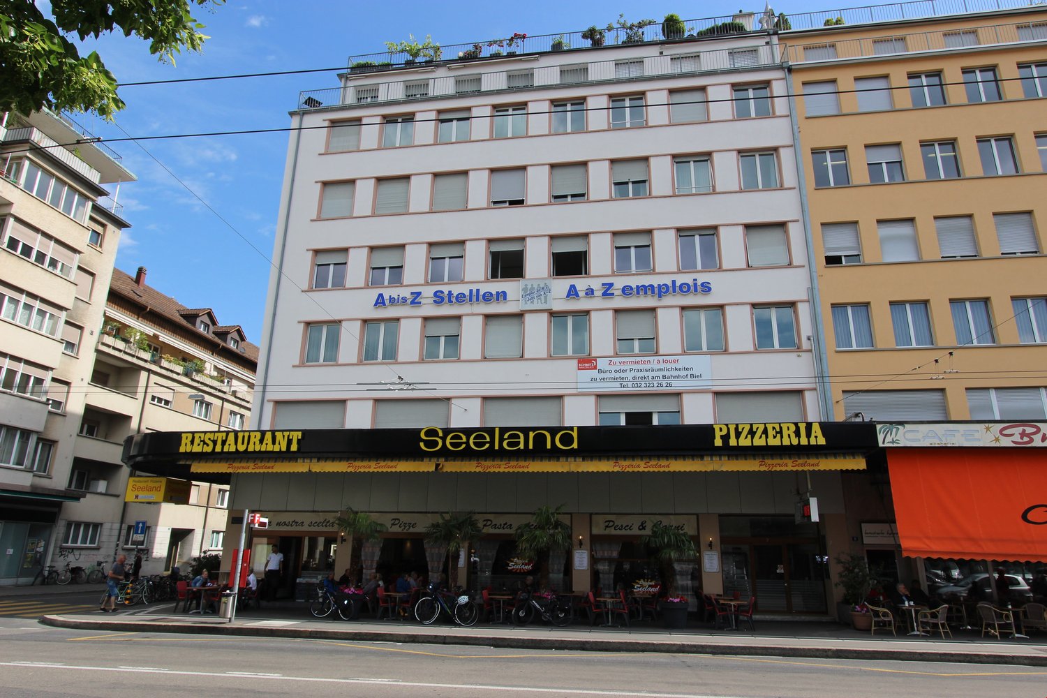 232m² office