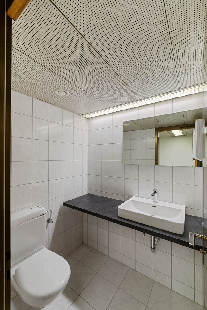 95m² office