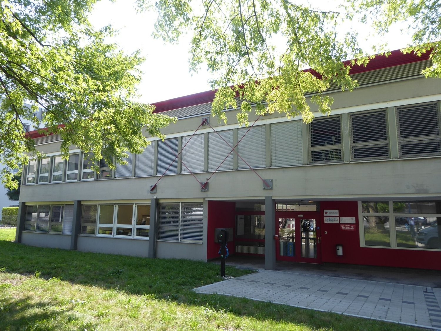 79m² office