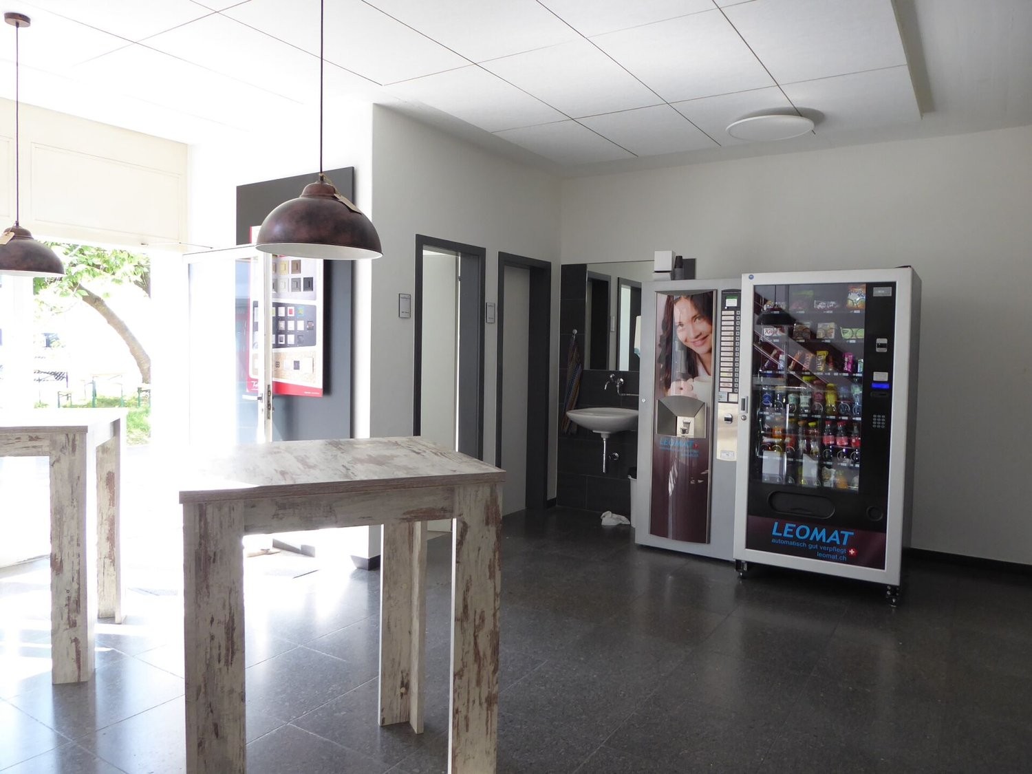 79m² office