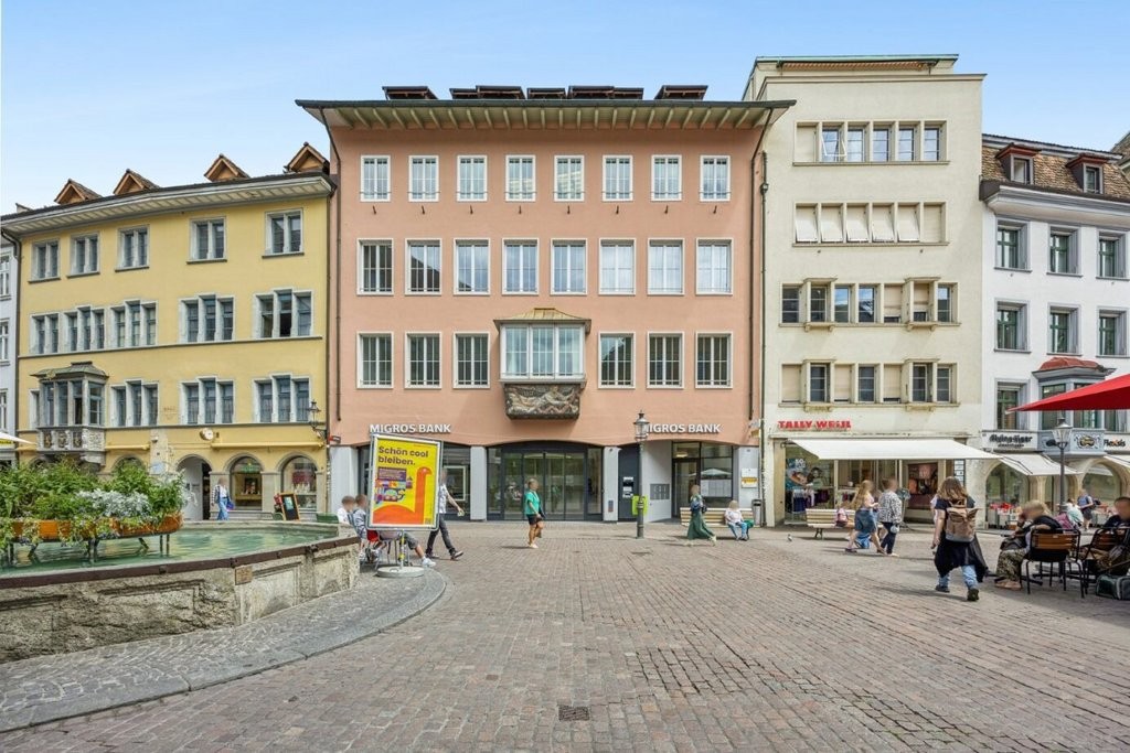 241m² office