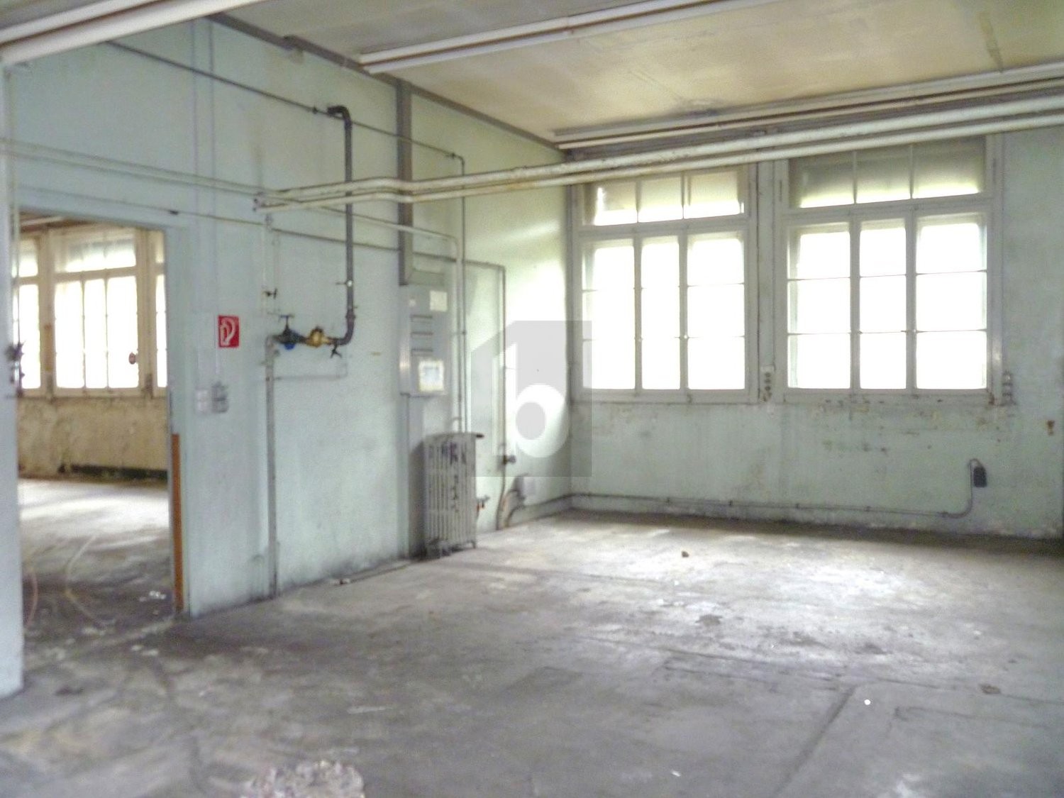 250m² Industrieobjekt, Foto 2 von 4