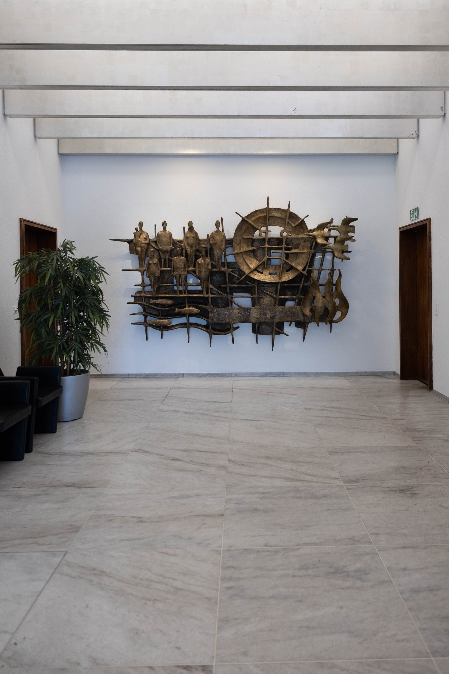 474m² office