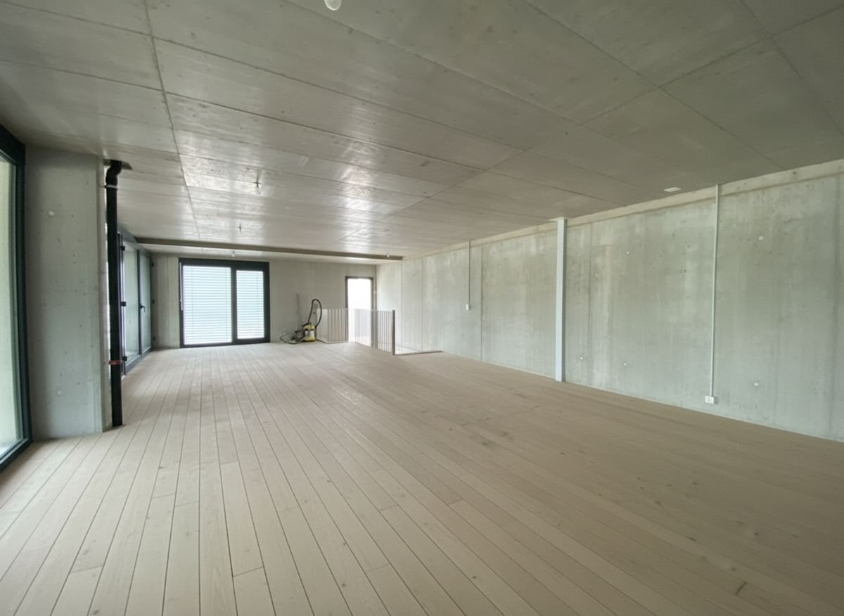 125m² industrial object, photo 2 sur 6