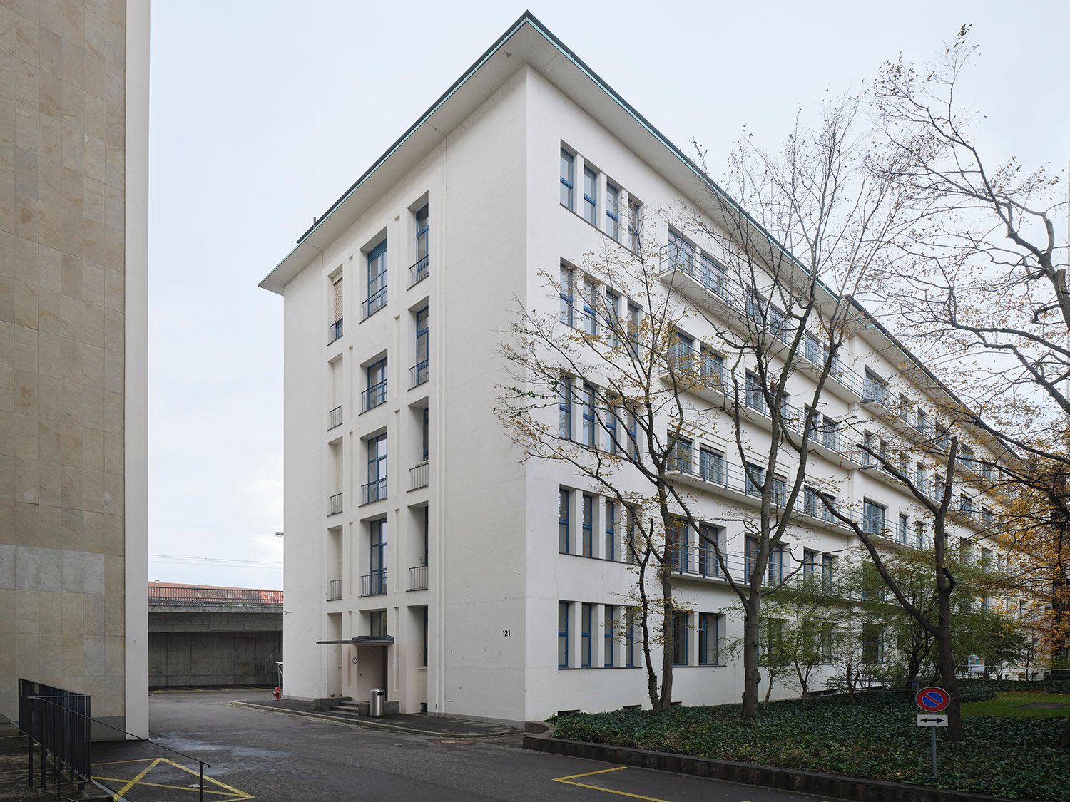 1100m² commercial