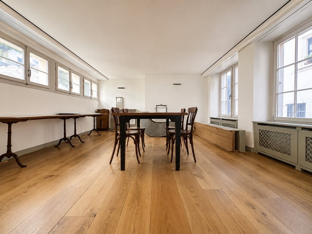 90m² shop