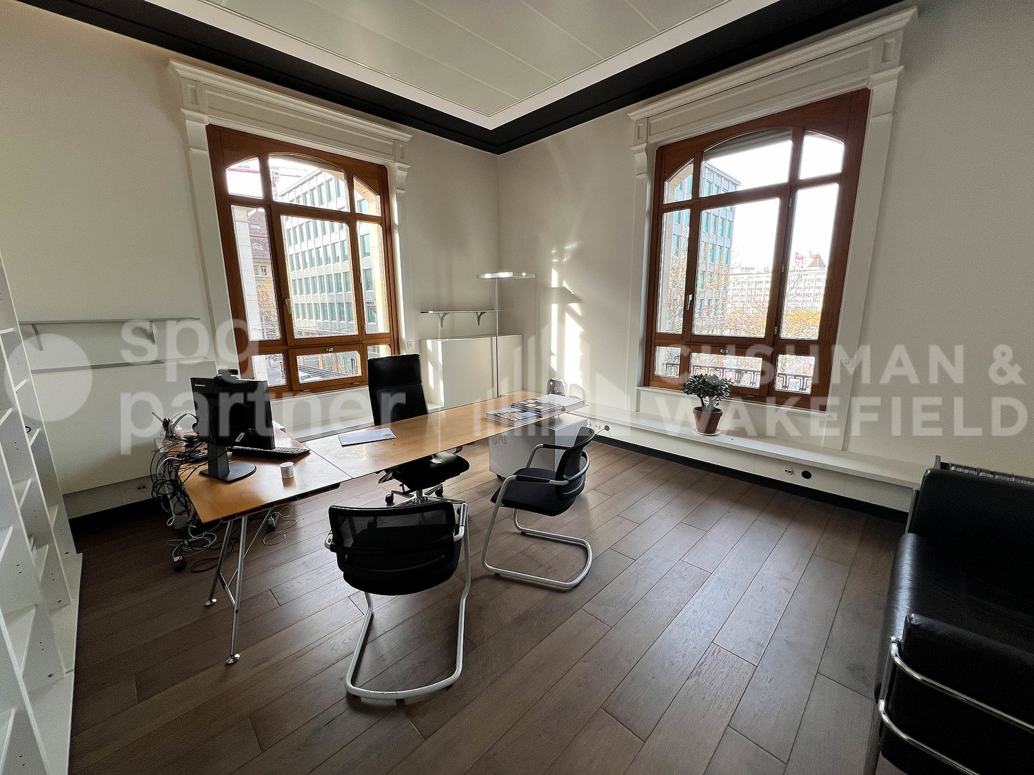 925m² Büro, Foto 10 von 10