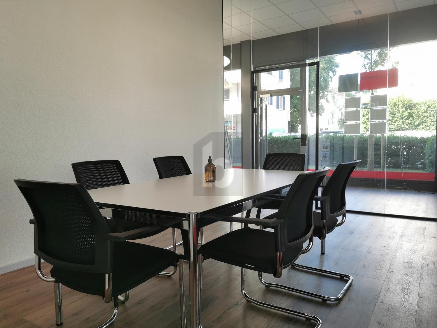 124m² office, Foto 1 von 4