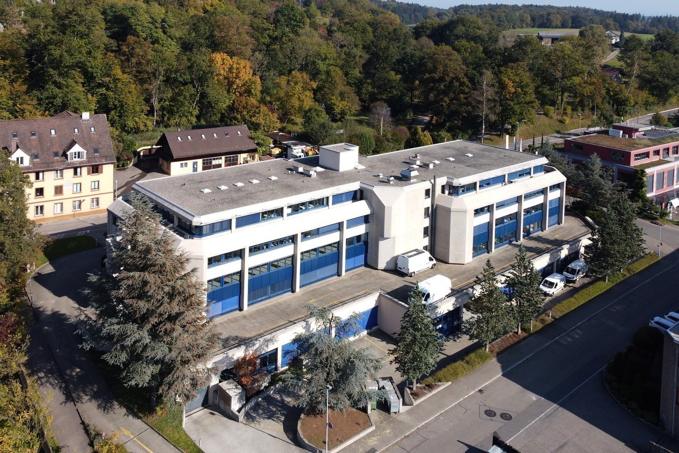 100m² office